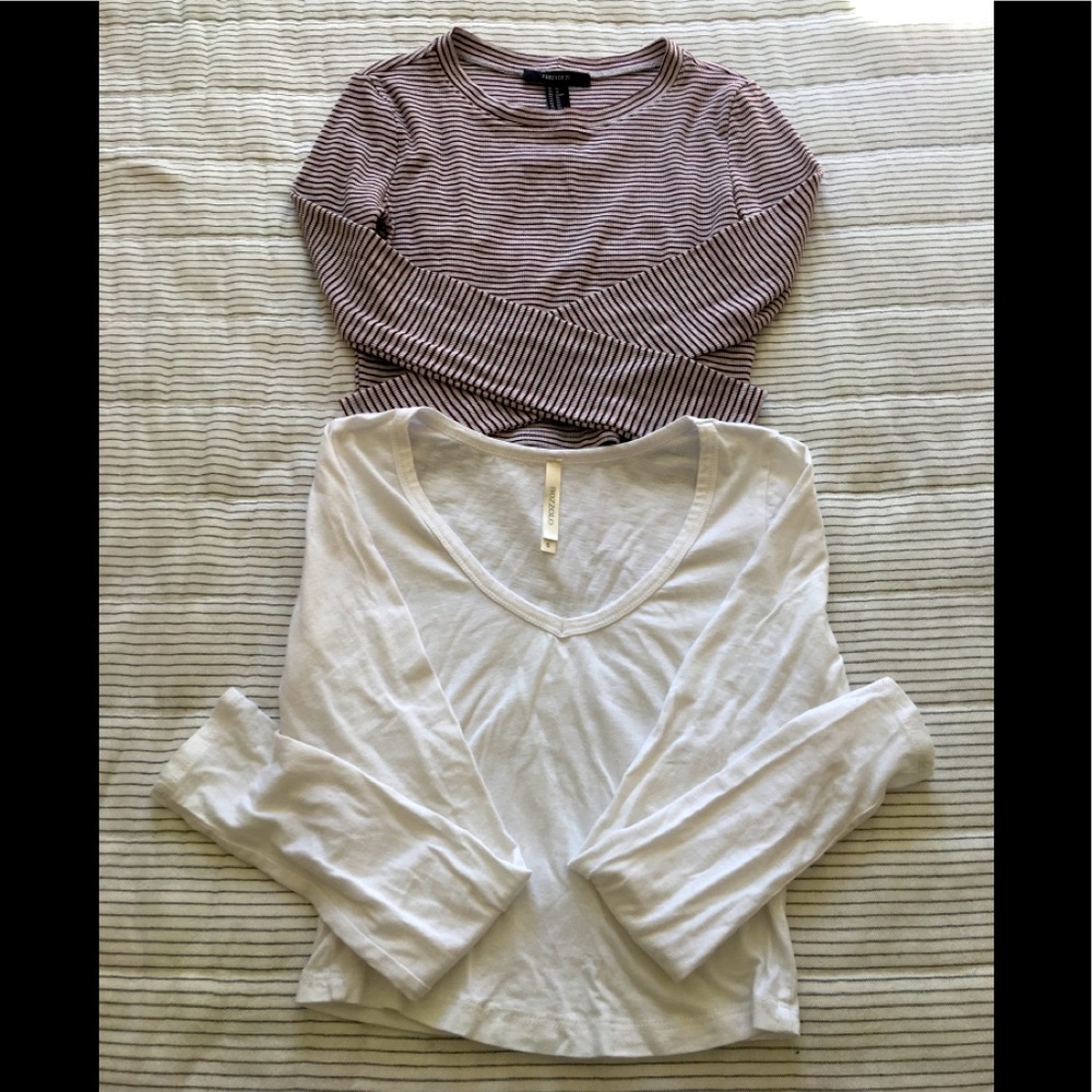 Set of 2 cotton long-sleeve cropped top t-shirts. size S